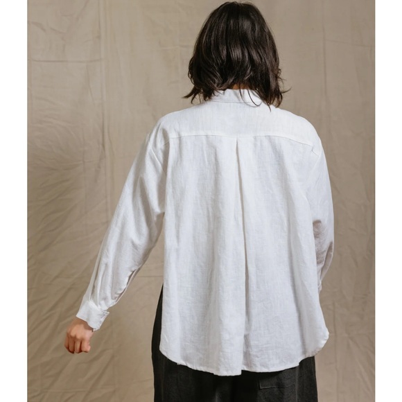 Nettle Studios Soft Volume Long Sleeve Top in White Linen - Picture 2 of 5